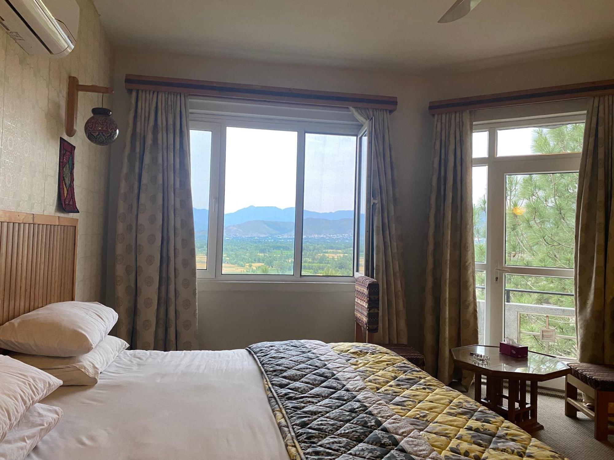 Rock City Resort Saidu Sharif Ngoại thất bức ảnh