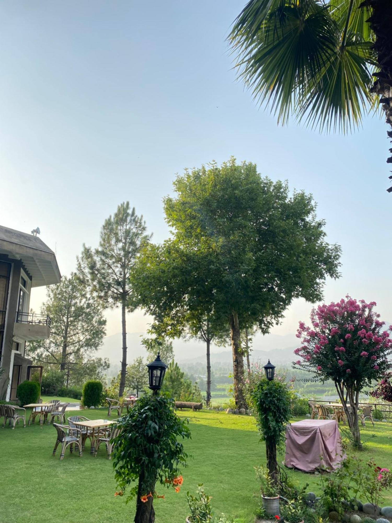 Rock City Resort Saidu Sharif Ngoại thất bức ảnh