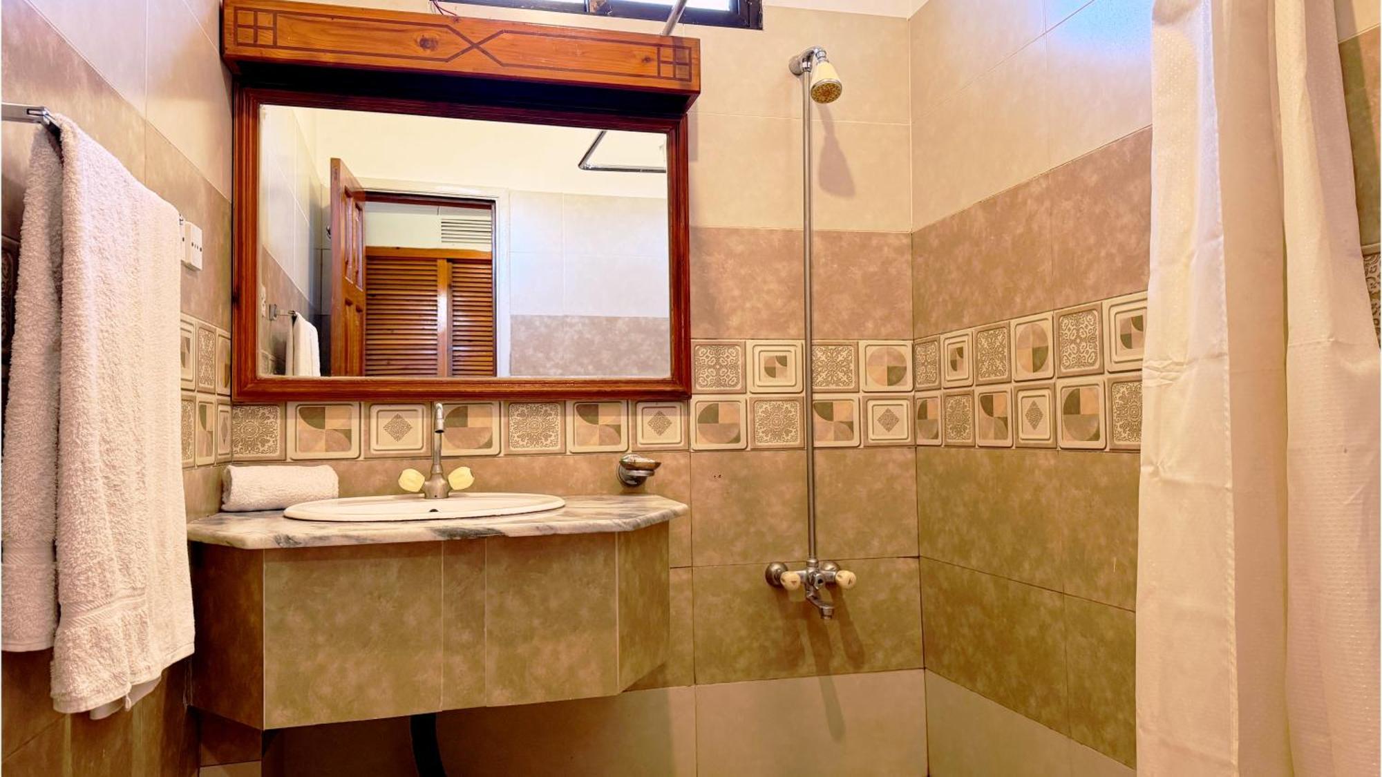 Rock City Resort Saidu Sharif Ngoại thất bức ảnh